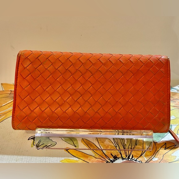 Bottega Veneta Intrecciato Nappa Leather Orange Flap Wallet - Picture 3 of 17